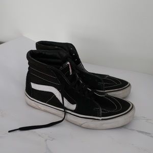 Black High Top Old Skool sk8-hi Suede Vans